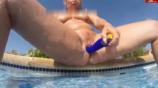SweetSusiNRW - Squirting am Pool [HD 720P]  - MyDirtyHobby