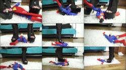 cruel_reell - Superman Crush - Cruel Reell zerquetscht Superman symbolisch fur all... [FullHD 1080P]  - MyDirtyHobby