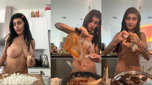 Mia Khalifa - Nude Cooking [SD 404P]  - OnlyFans