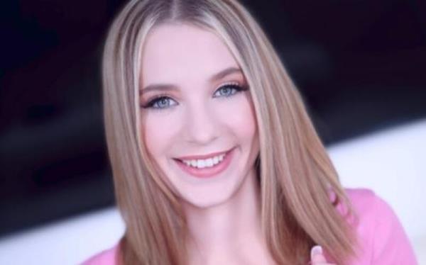 Becky Summer - Get Fucked And Swallow A Tasty Load [FullHD 1080P]  - AmateurAllure