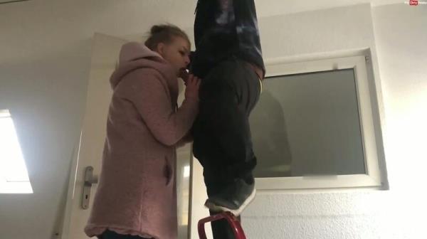 Blow_Babe - ELEKTRIKER mit BLOWJOB BEZAHLT [FullHD 1080P]  - MyDirtyHobby