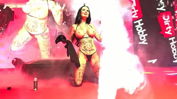 Maja-Bach - VENUS 2025 - PREMIERE BLOWJOB auf der Buhne [FullHD 1080P]  - MyDirtyHobby