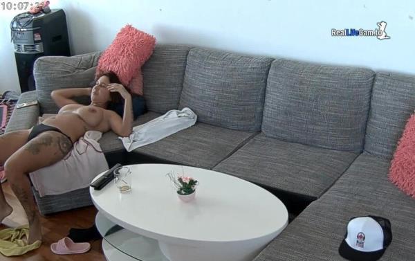 Reallifecam - Linda Is Fucked By Tibor Quickly On The Couch And He Cums On Her Tits 21.09.2025 [FullHD 932P]