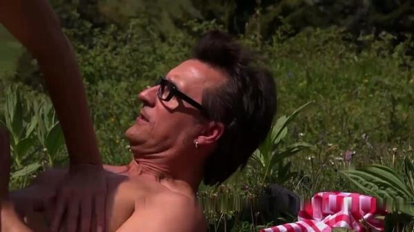 ConnyDachs - Ich treffe auf hei?e MILF JuliaPink - Und wir treiben es am Berghang [FullHD 1080P]  - MyDirtyHobby