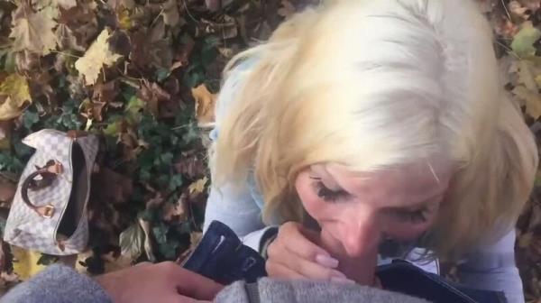 LilliePrivat - Abgeschleppt in Erfurt - Offentlich voll gespritzt und Sprrmawalk [HD 720P]  - MyDirtyHobby