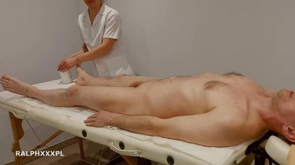 RalphXXXpl - Masseurin bekommt sex nach der ganzkorpermassage [FullHD 1080P]  - MyDirtyHobby