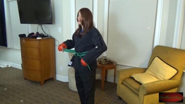 Sexiravenrae - Raven Rae - A Few Good Kicks To The Head [HD 1280P]