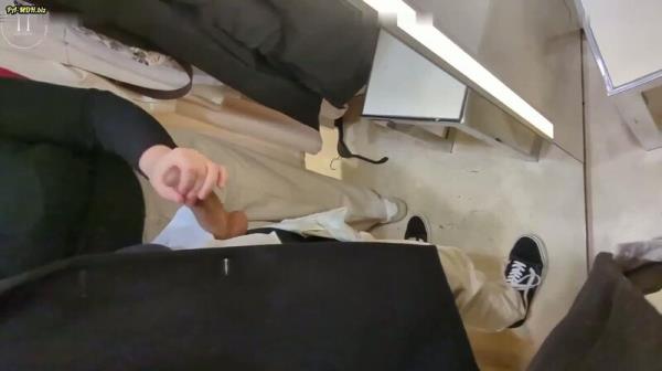 TheTemptingTwosome - Fast von Mitarbeiter erwischt - Riskanter Blowjob in der Umkl... [FullHD 1080P]  - MyDirtyHobby