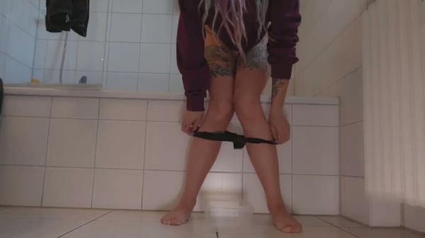 ViGothFox - Teenypipi XL - Stiefmuttis Tupper VOLLGEPISST - Bekomm ich jetzt Arger [FullHD 1080P]  - MyDirtyHobby