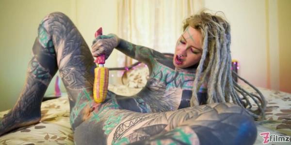 Z-Filmz - Tatowiertes Madchen masturbiert, beruhrt sie und Arsch [FullHD 1080P]  - MyDirtyHobby