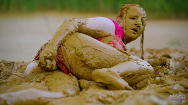 LyndraLynn - Orgasmus im schlammsee [FullHD 1080P]  - MyDirtyHobby