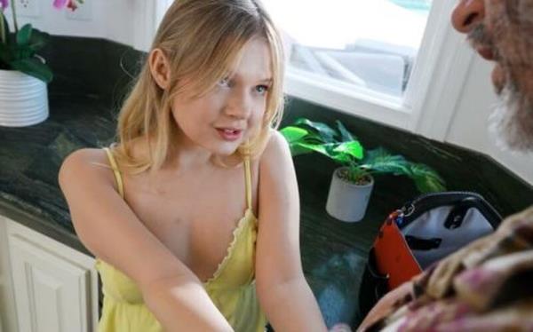 Coco Lovelock - Step-Daughter's Handy Break [FullHD 1080P]  - OnlyTeenBlowjobs