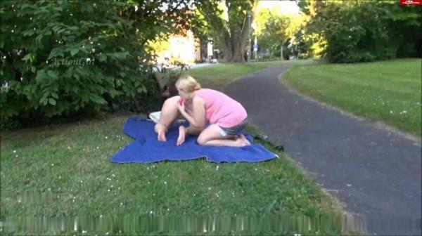 ActionGirl - Arschgeplugte Popp-Sylvie [FullHD 1080P]  - MyDirtyHobby