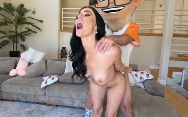 Venus Valencia - She Meets Her New Roommate [FullHD 1080P]  - PornDudeCasting