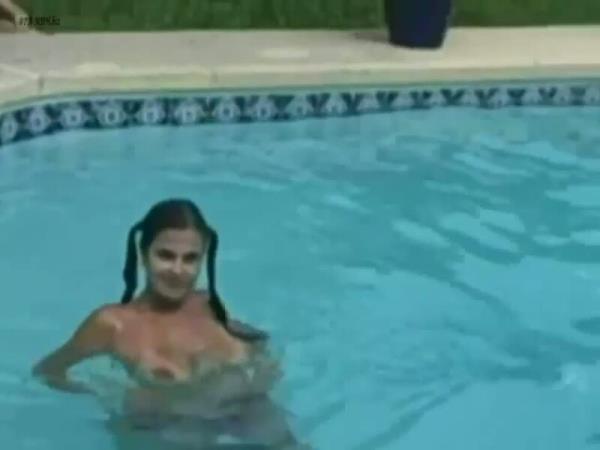 PRIVATPORNO - Im Hotelpool [HD 720P]  - MyDirtyHobby