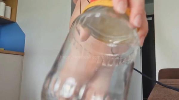 Bitter Scat � Giantess jar farts and poop nude [HD 1280P]