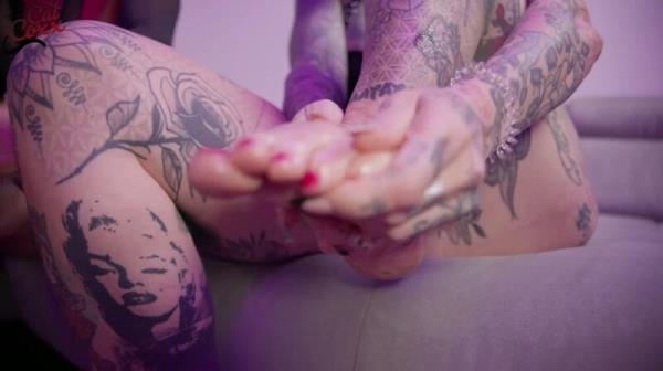 Cat-Coxx - Krasser foot und blowjob von 2 geilen Schlampen Das lasst ihn hart absp... [FullHD 1080P]  - MyDirtyHobby