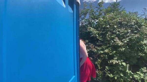 Mila-Hase - Versaute Sektschlampen pissen dreist NEBEN das Klo [FullHD 1080P]  - MyDirtyHobby