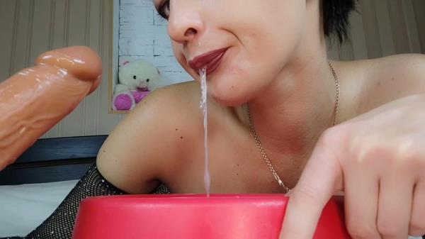 JuliaCrown - Disgust cook sex food for pet slave [HD 720P]  