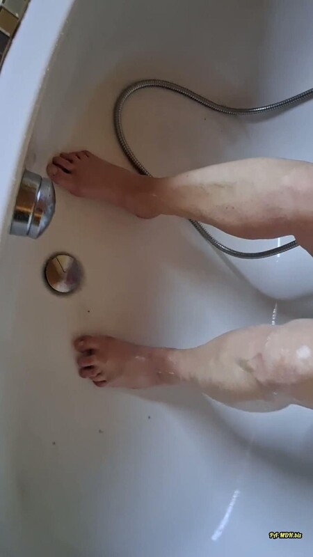 Hot-Pussy66 - Schmutzige fu?e in der Badewanne waschen [FullHD 1080P]  - MyDirtyHobby