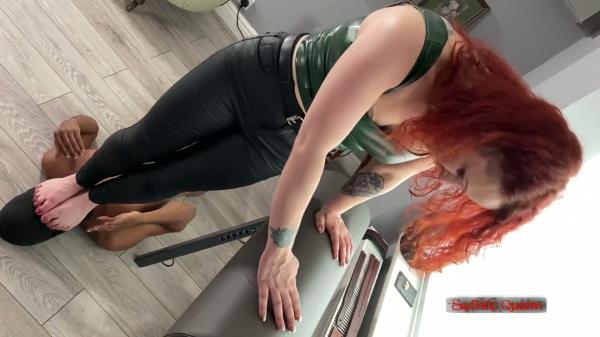 Sadistic Queens - Squishysax - Miss Katherine Kendal - Slave Executioner [FullHD 1080P]