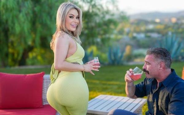 Nicole Aria - The Neighbor�s Help [FullHD 1080P]  - LoveHerFilms