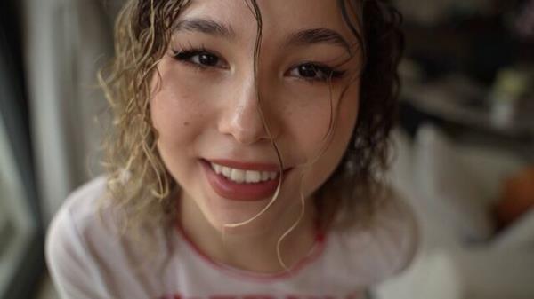 LilKarina2 - Ultra-babe sucks my dick like a chupa-chups [FullHD 1080P]  