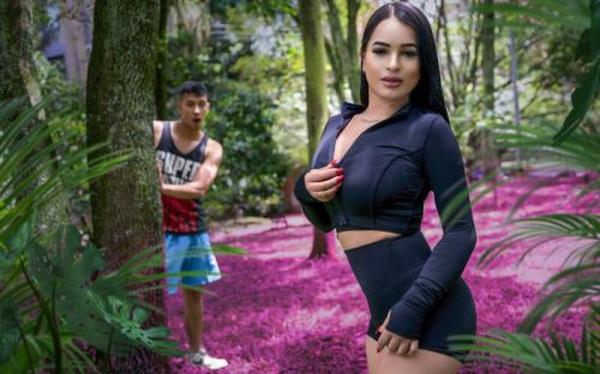 Yennifer T - I Came Inside Of My Girlfriend�s Mom [FullHD 1080P]  - OyeMami