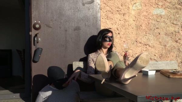 Mistress Sarah Dom - Apero Time [HD 720P]  