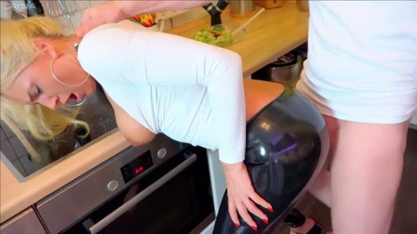 Daynia - Nachbarsjunge (19) wird schwach - UNCUT vom ARSCH in den MUND - AO 3LOCH ... [FullHD 1080P]  - MyDirtyHobby