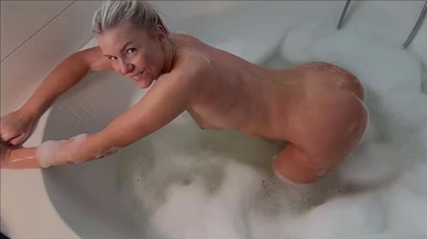 Bibixxx - So bereite ich mich fur die Feiertage vor! Wichsen statt Schmucken [FullHD 1080P]  - MyDirtyHobby