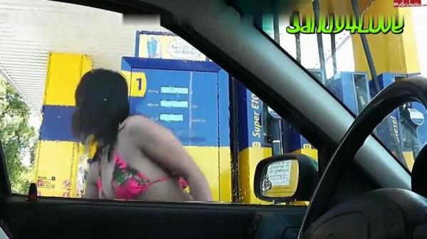 Sandy4Love - Tittenflash an der Tanke [HD 720P]  - MyDirtyHobby