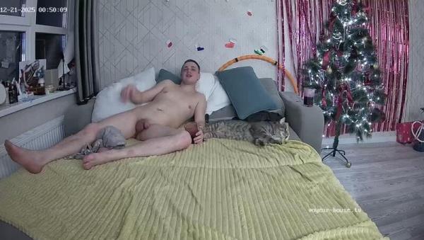 Morena And Minhal Fooling Around And Blowjob On Sofa, 2025-12-21 [HD 720P]