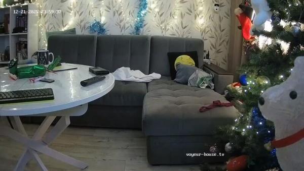 Henry Julia More Blowjobs And Couch Fuck 2025-12-21 [HD 720P]  