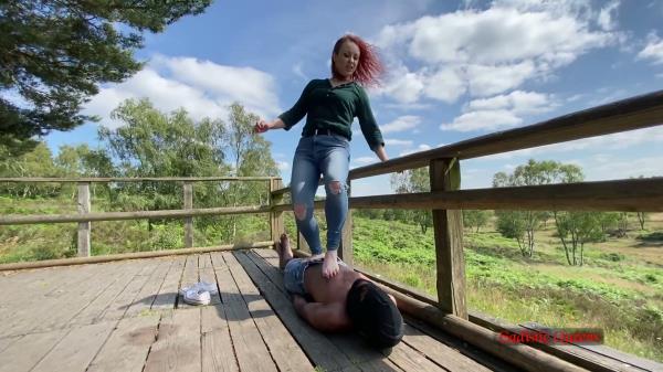 Sadistic Queens - Squishysax - Miss Katherine Kendal - Stomping Sweaty Feet [FullHD 1080P]  