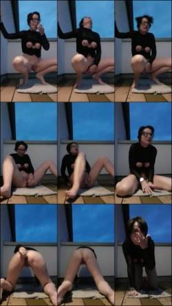 JulieEroticDress - Abendtlicher Orgasmus Auf Dem Balkon [HD 720P]  - MyDirtyHobby