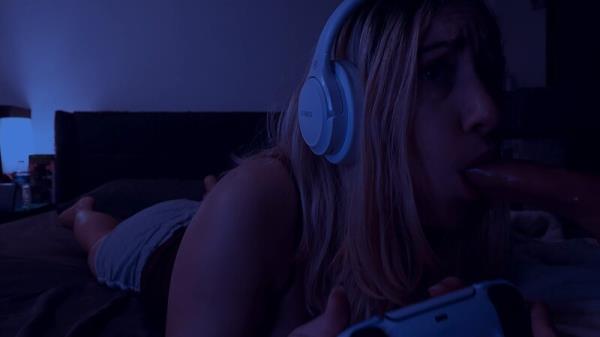 Lalunalewd - Gamer StepMom Plays With Your Joystick [FullHD 1080P]  