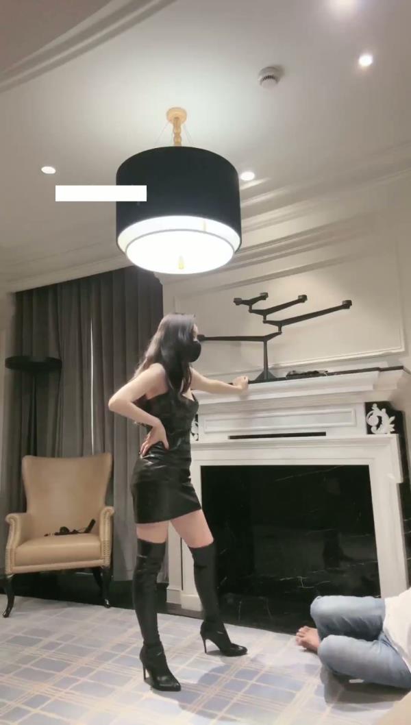 Cnqueens - Goddess Zhuangzhu - Ballbusting Femdom Humiliation [4K 1088P]  