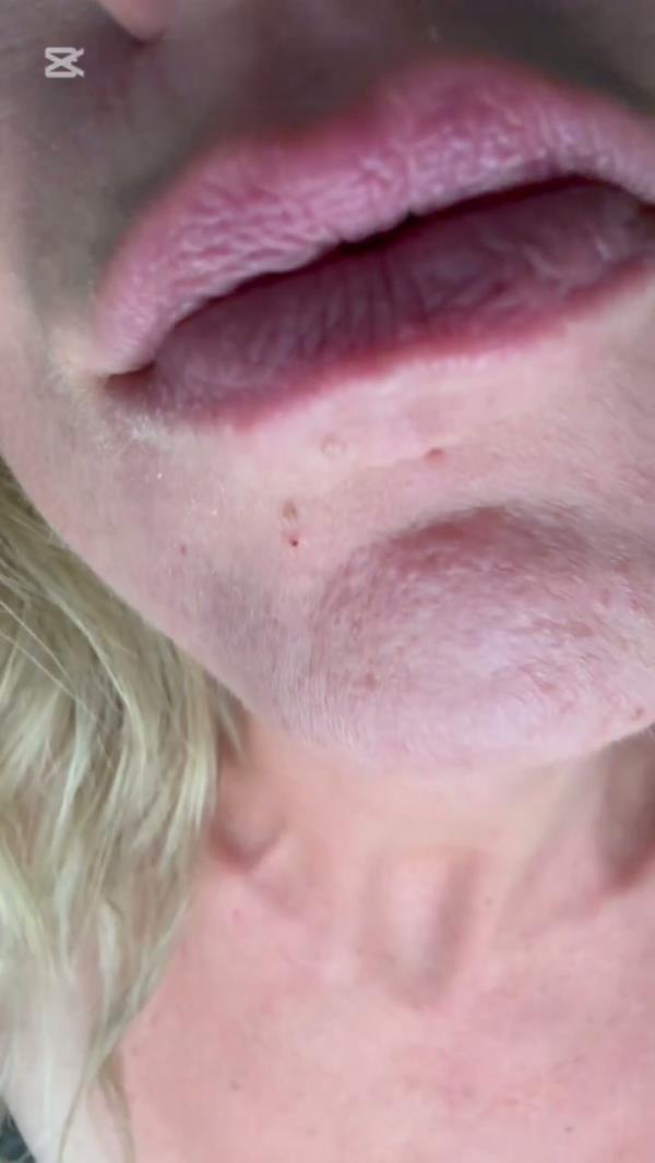 JodisLips - M O M gets caught masturbating by s on and his friend [HD 720P]  