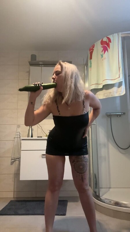 LarisaCum - Was willst du mit meinem Arschloch machen [FullHD 1080P]  - MyDirtyHobby