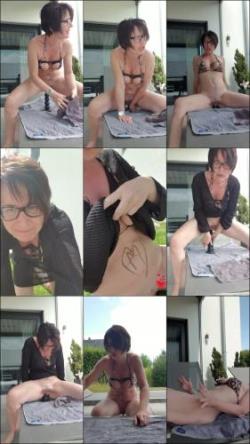 JulieEroticDress - Riesiges dildotraining [FullHD 1080P]  - MyDirtyHobby