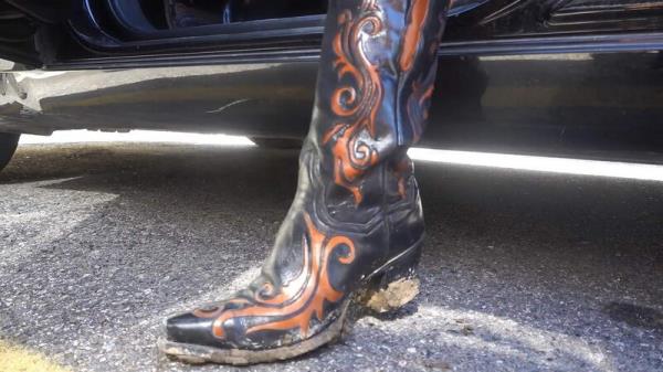 World Goddess: Goddess Zephy - My Bf Said You Have To Clean My Cowgirl Boots! - Custom Clip [FullHD 1080P]  