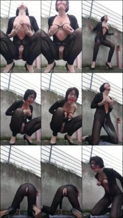 JulieEroticDress - Sklavin Spritzt Episch [HD 720P]  - MyDirtyHobby