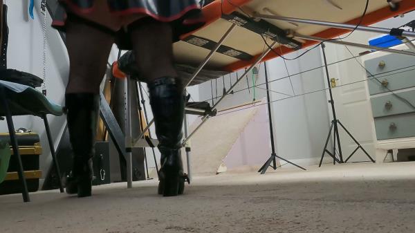 Mistress Izar and Latex Bubble - The Izars [4K 2160P]  