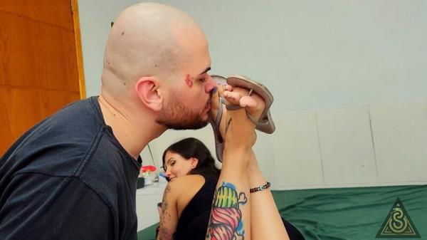 Mean Girls Foot Domination: A Tongue Bath For My Delicate Feet [FullHD 1080P]  