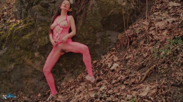 Anastasia20221 - Barbusig und fast Nackt an der Neisse im Fruhling [FullHD 1080P]  - MyDirtyHobby