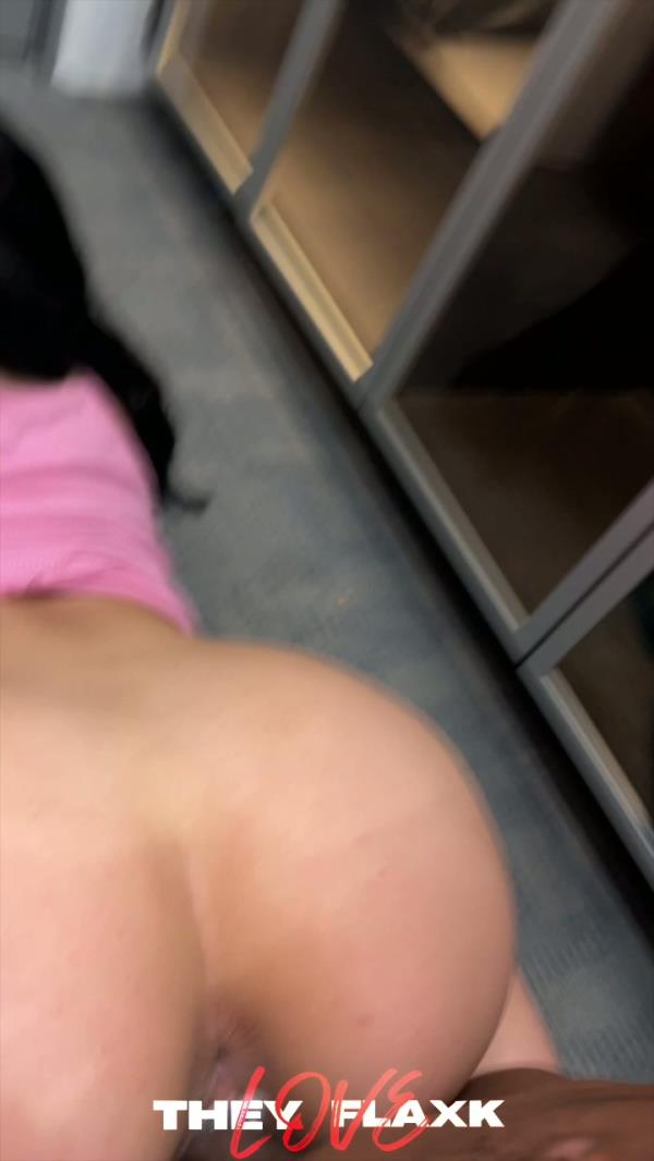 Beca Barbie - Sneaky Closet Sex With TheyLoveFlaxk [HD 720P]  