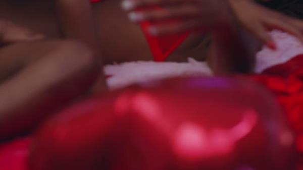 Naomi Foxxx - Valentine's Day Threesome [FullHD 1080P]  