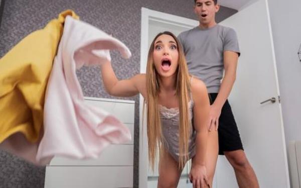 Sara Diamante - Prankster Scores Roomie Pussy [FullHD 1080P]  - HornyHostel