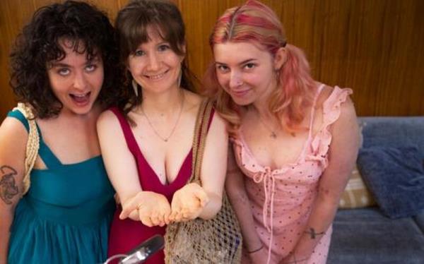 Hunny, Lumina, Sophia Rose - Girls Away [FullHD 1080P]  - GirlsOutWest